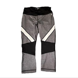 Nicole Miller Active Black and Gray Leggings Small Capri Length